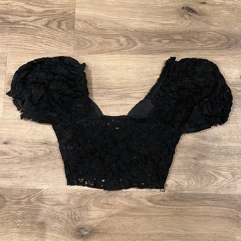 Black lace adorable crop top blouse - Picture 2 of 2